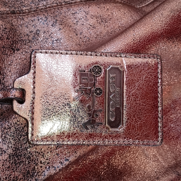 COACH MADISON CRACKLED METALLIC LEATHER MAGGIE SHOULDER HAND BAG. PEWTER COLOR - Picture 2 of 10